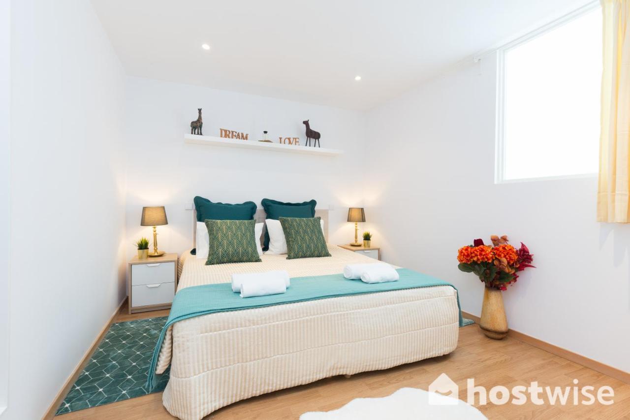 Appartamento Host Wise - Colorful Fresh Flats - Batalha OOporto Esterno foto