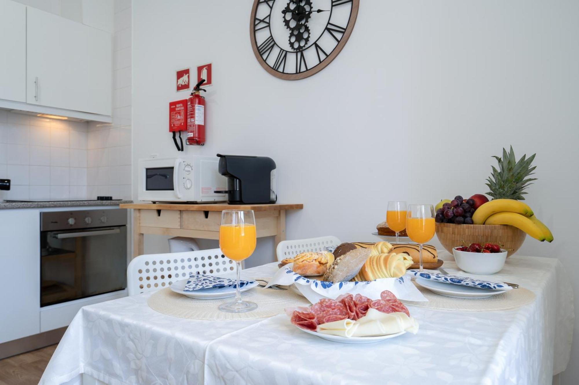 Appartamento Host Wise - Colorful Fresh Flats - Batalha OOporto Esterno foto