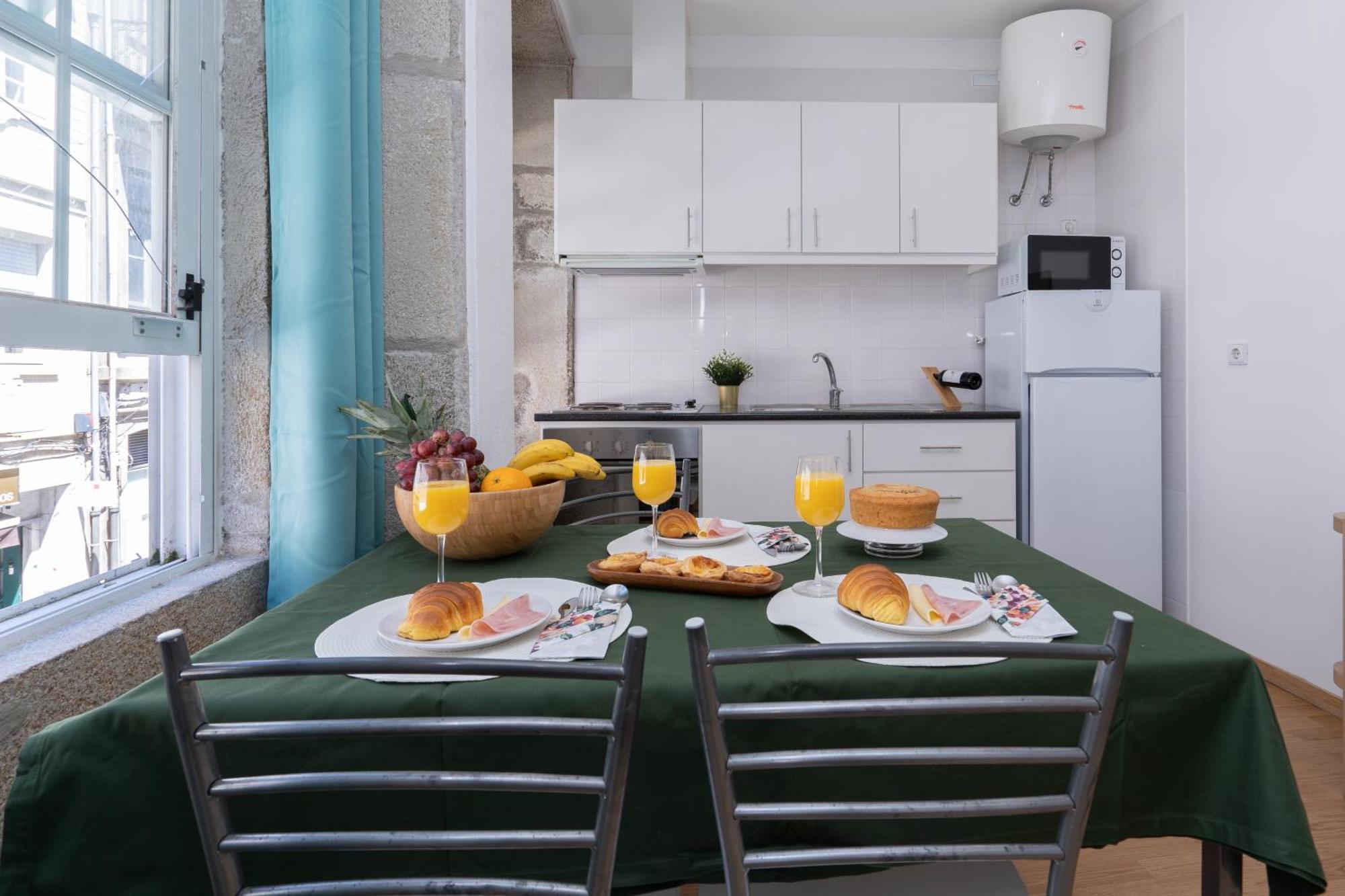 Appartamento Host Wise - Colorful Fresh Flats - Batalha OOporto Esterno foto